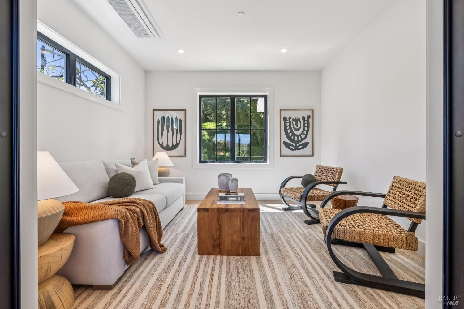 Detail Gallery Image 16 of 73 For 308 Marin Ave, Mill Valley,  CA 94941 - 4 Beds | 3/1 Baths