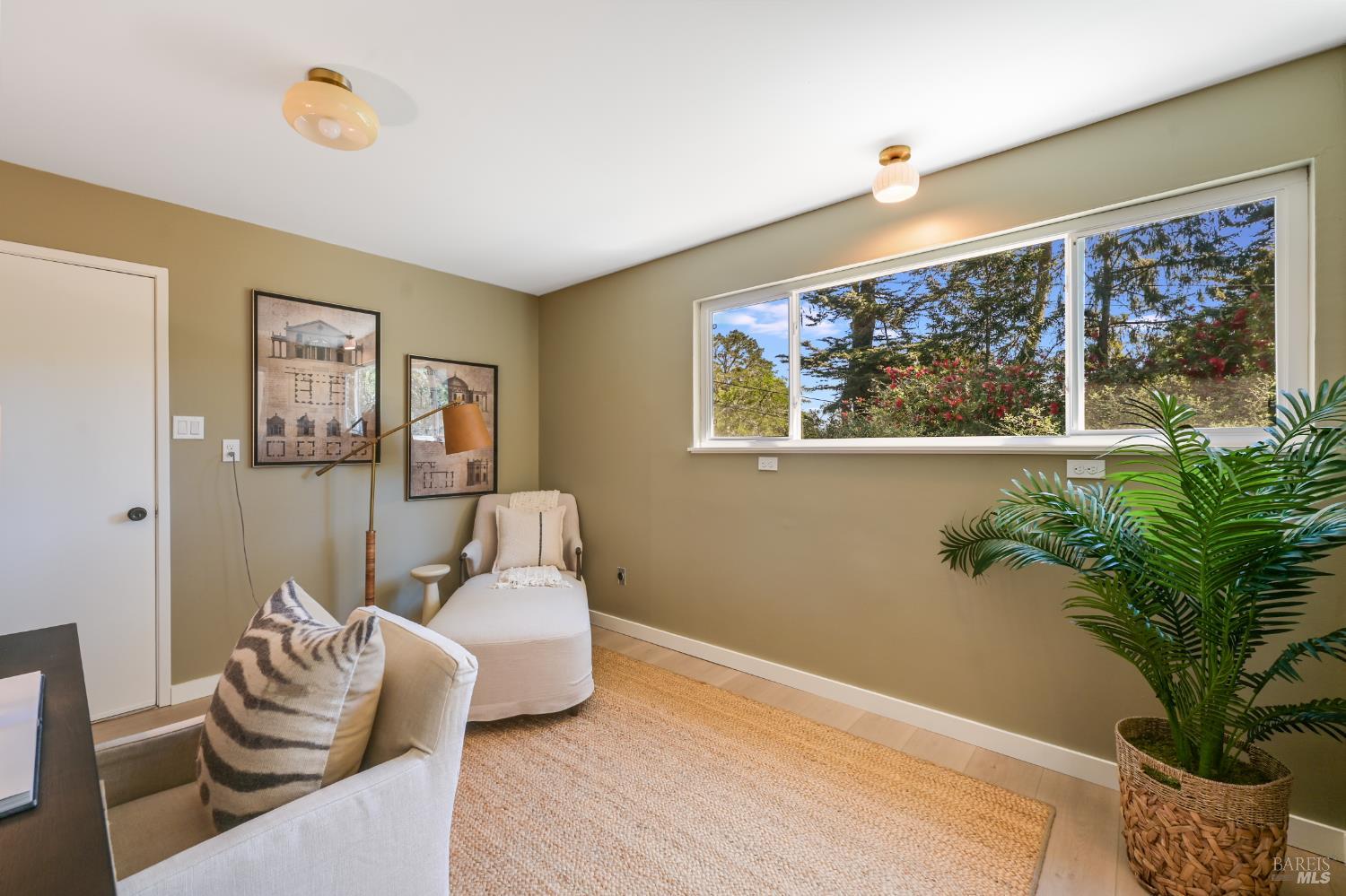 Detail Gallery Image 31 of 47 For 195 Edgewood Ave, Mill Valley,  CA 94941 - 4 Beds | 3 Baths