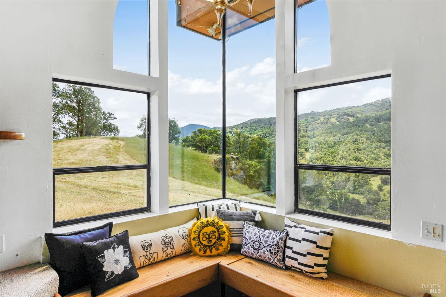 Detail Gallery Image 16 of 46 For 4610 Feliz Creek Rd, Hopland,  CA 95449 - 1 Beds | 1/1 Baths