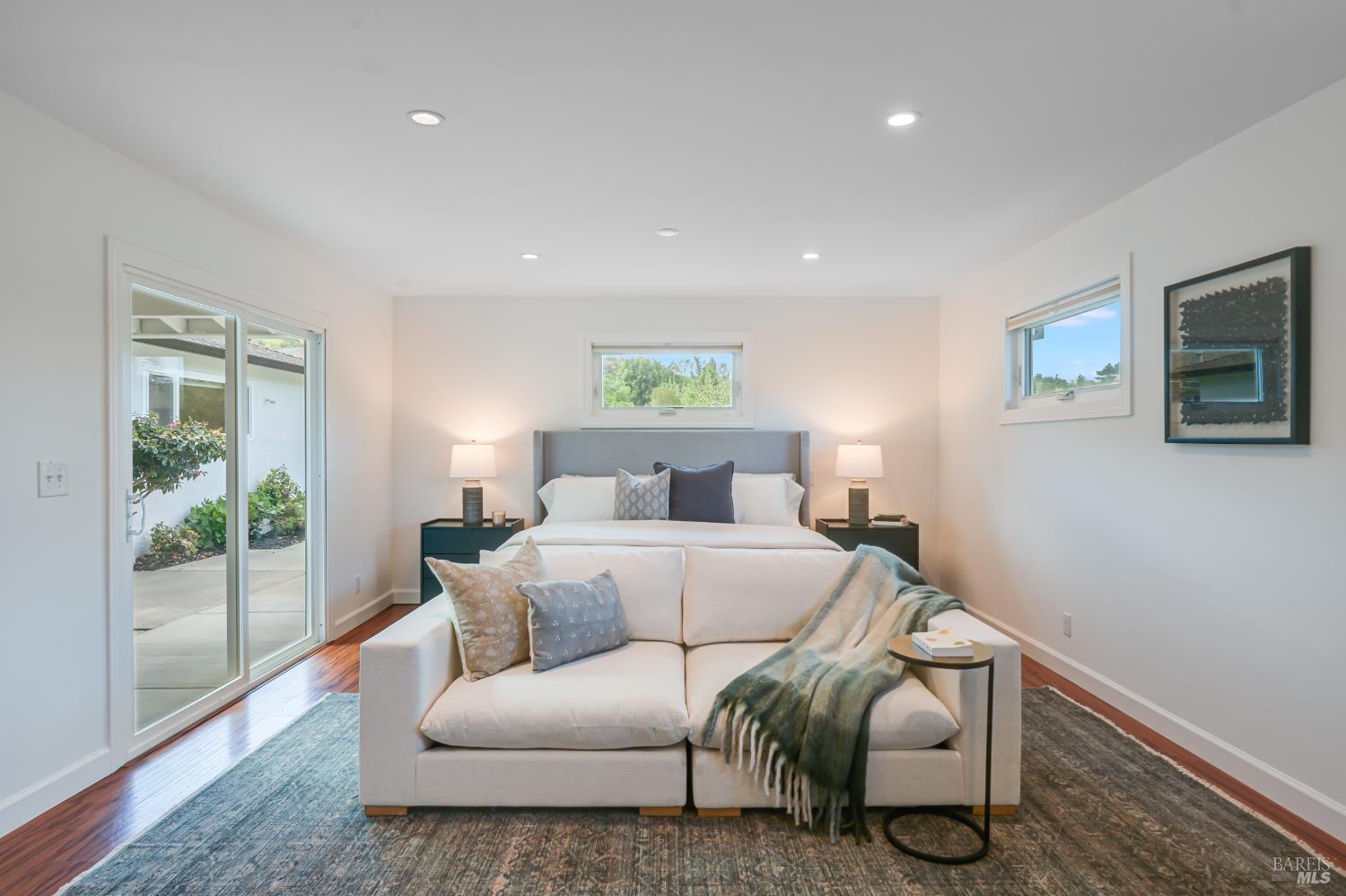 Detail Gallery Image 19 of 44 For 16 Wallace Way, San Rafael,  CA 94903 - 4 Beds | 3 Baths