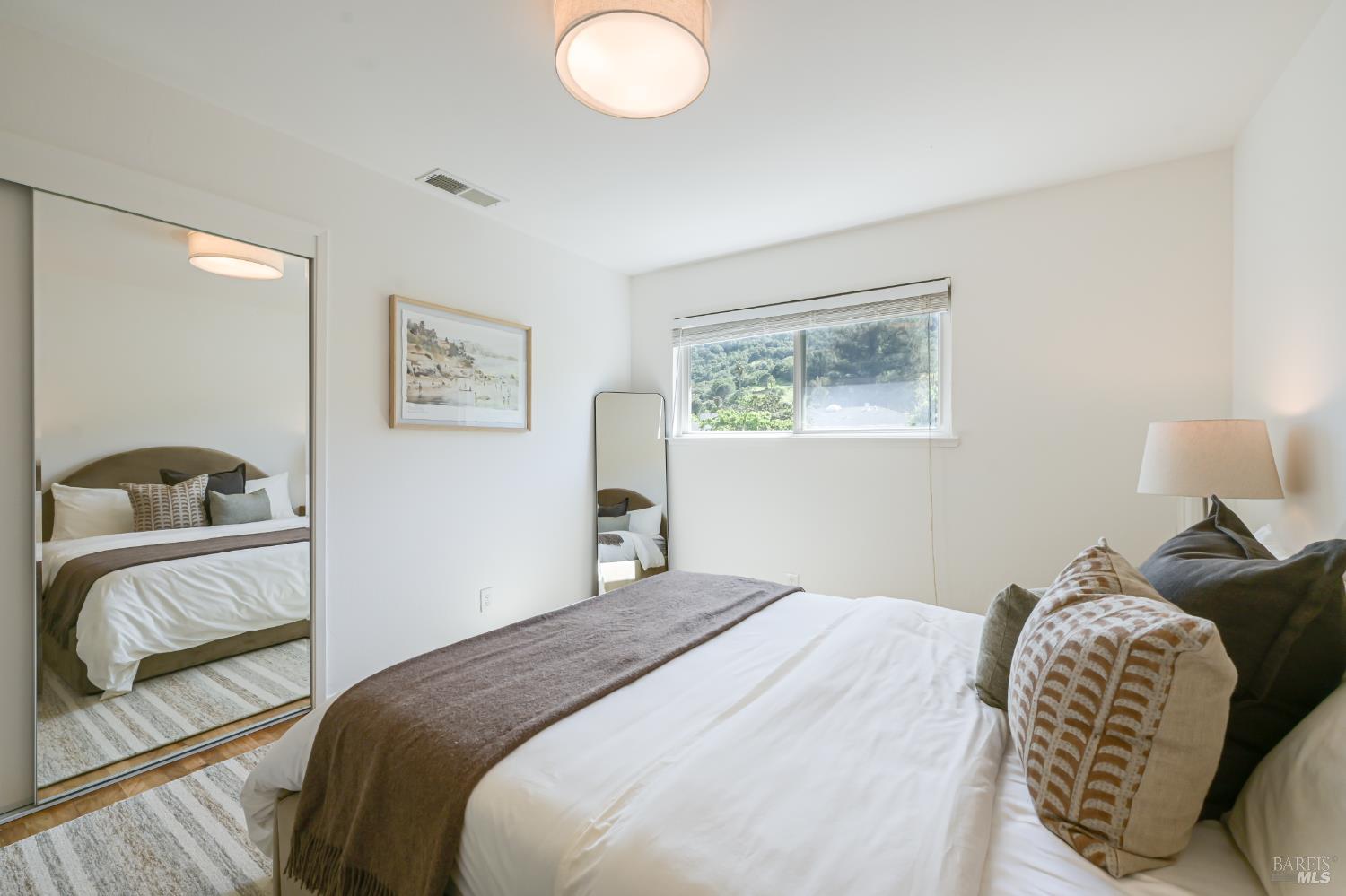 Detail Gallery Image 27 of 44 For 16 Wallace Way, San Rafael,  CA 94903 - 4 Beds | 3 Baths