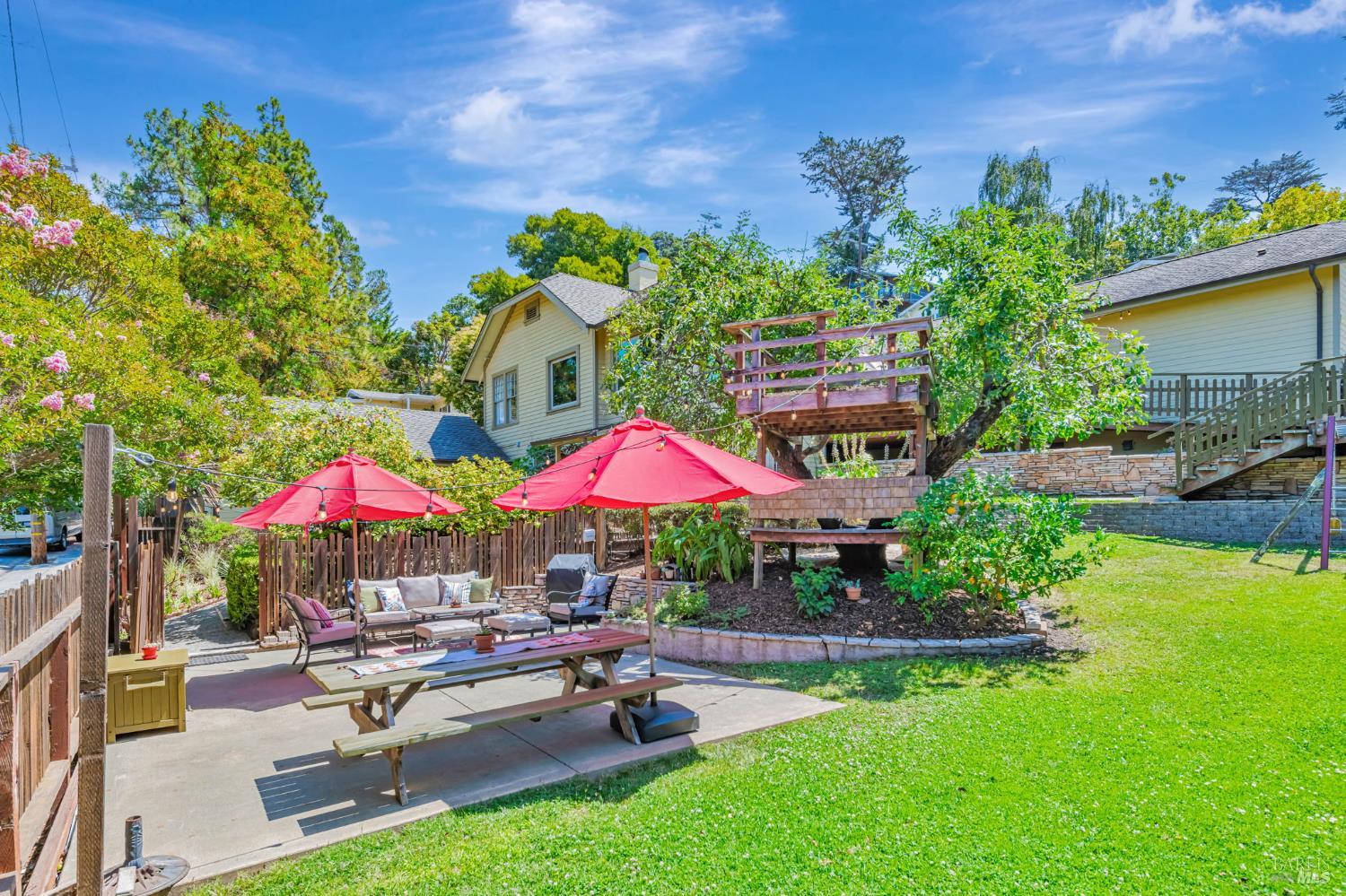 Detail Gallery Image 32 of 34 For 405 Oakdale Ave, Corte Madera,  CA 94925 - 5 Beds | 4/1 Baths