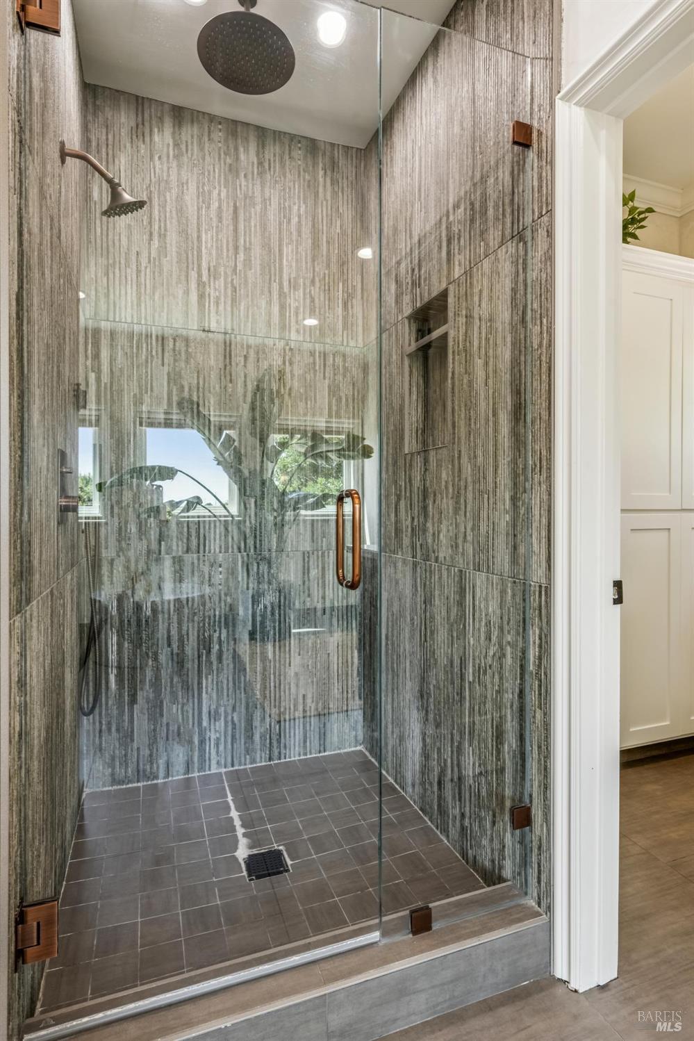 Detail Gallery Image 34 of 56 For 5 Heatherstone Ln, San Rafael,  CA 94903 - 4 Beds | 3 Baths