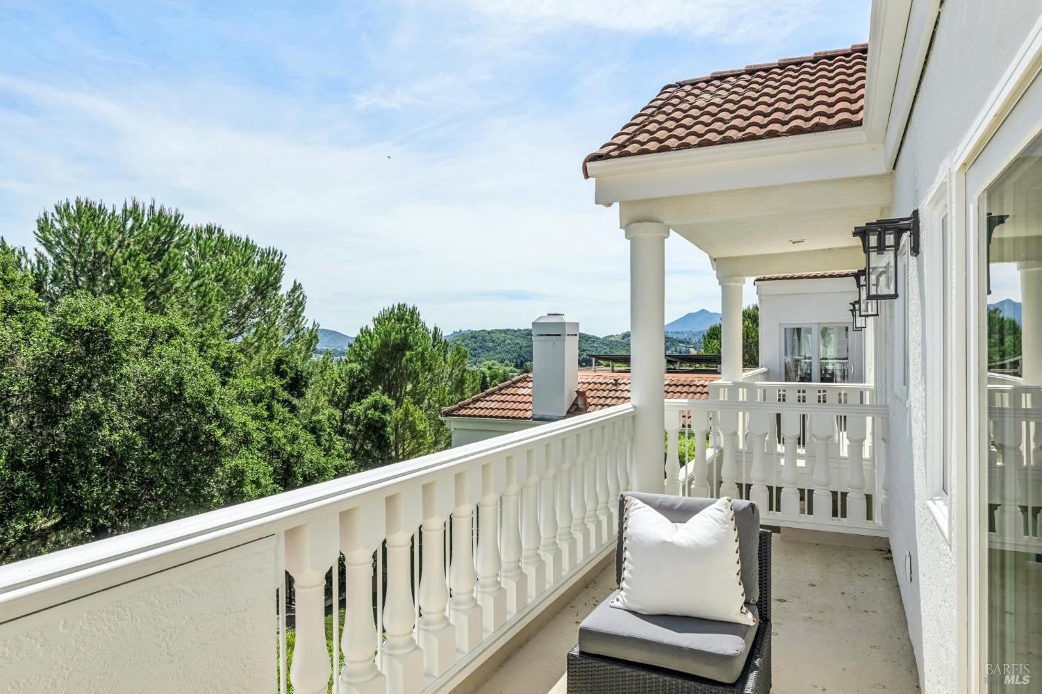 Detail Gallery Image 30 of 56 For 5 Heatherstone Ln, San Rafael,  CA 94903 - 4 Beds | 3 Baths