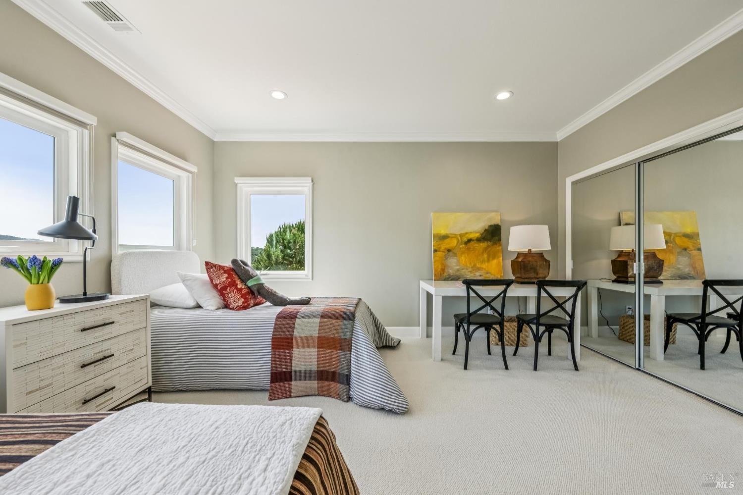 Detail Gallery Image 40 of 56 For 5 Heatherstone Ln, San Rafael,  CA 94903 - 4 Beds | 3 Baths