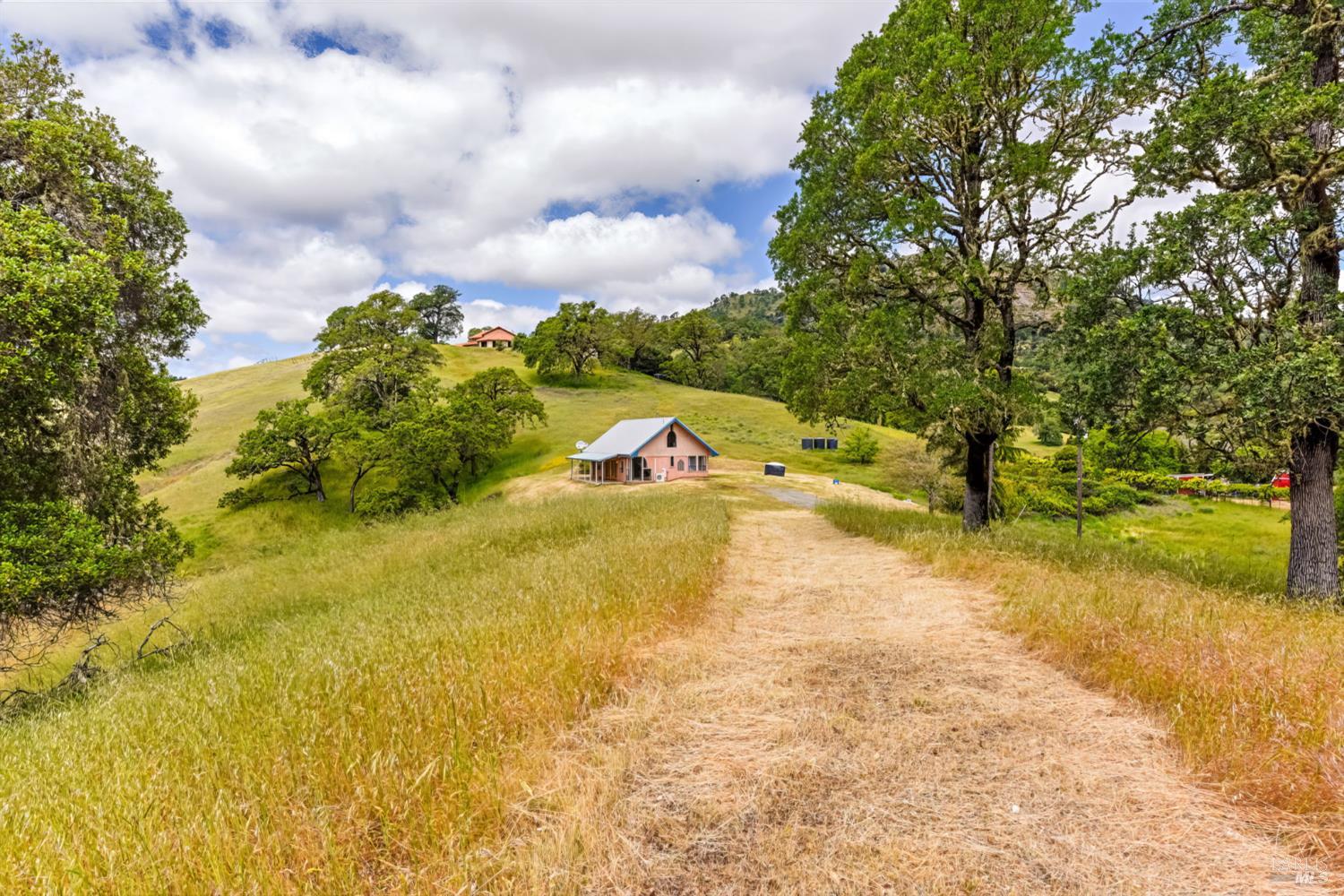 Detail Gallery Image 36 of 46 For 4610 Feliz Creek Rd, Hopland,  CA 95449 - 1 Beds | 1/1 Baths
