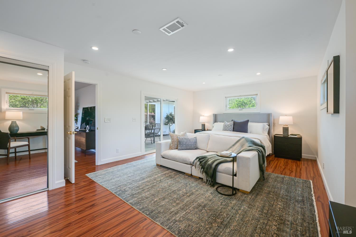 Detail Gallery Image 20 of 44 For 16 Wallace Way, San Rafael,  CA 94903 - 4 Beds | 3 Baths