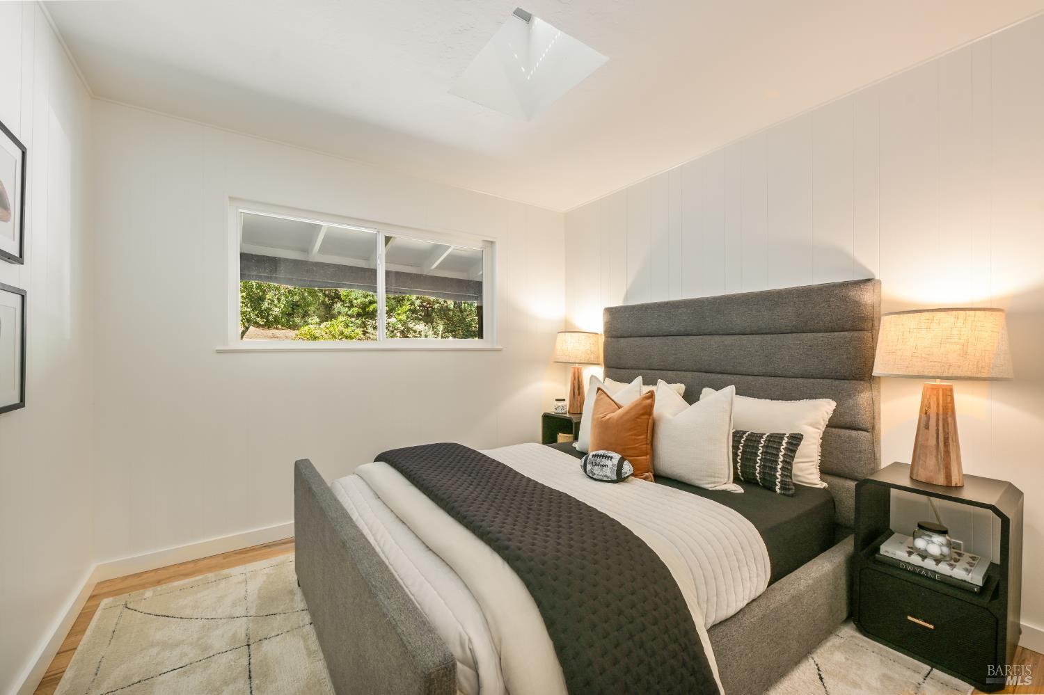 Detail Gallery Image 21 of 47 For 195 Edgewood Ave, Mill Valley,  CA 94941 - 4 Beds | 3 Baths