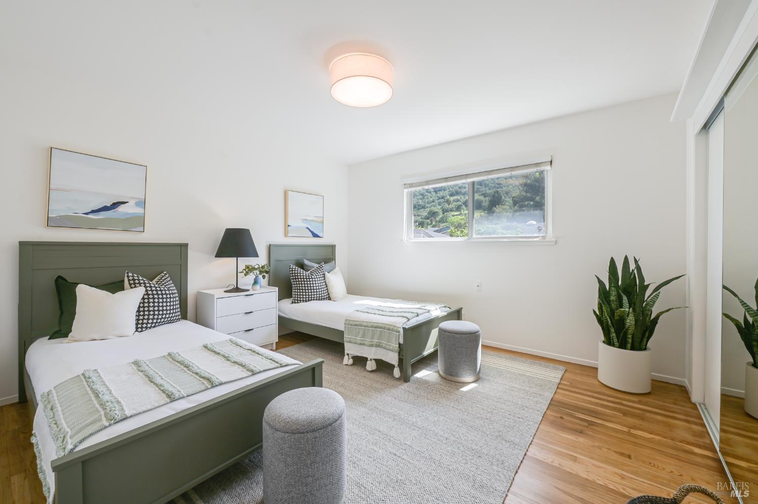 Detail Gallery Image 28 of 44 For 16 Wallace Way, San Rafael,  CA 94903 - 4 Beds | 3 Baths