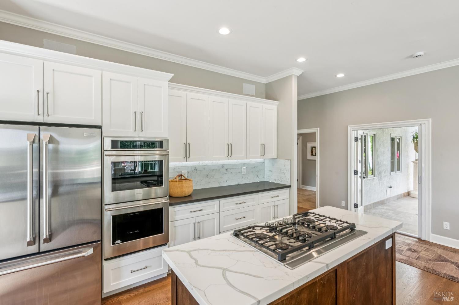 Detail Gallery Image 18 of 56 For 5 Heatherstone Ln, San Rafael,  CA 94903 - 4 Beds | 3 Baths