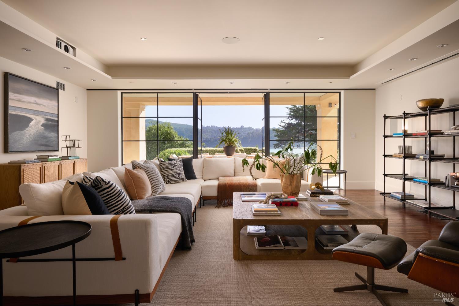 Detail Gallery Image 11 of 19 For 608 Seminary Dr, Mill Valley,  CA 94941 - 5 Beds | 4/2 Baths