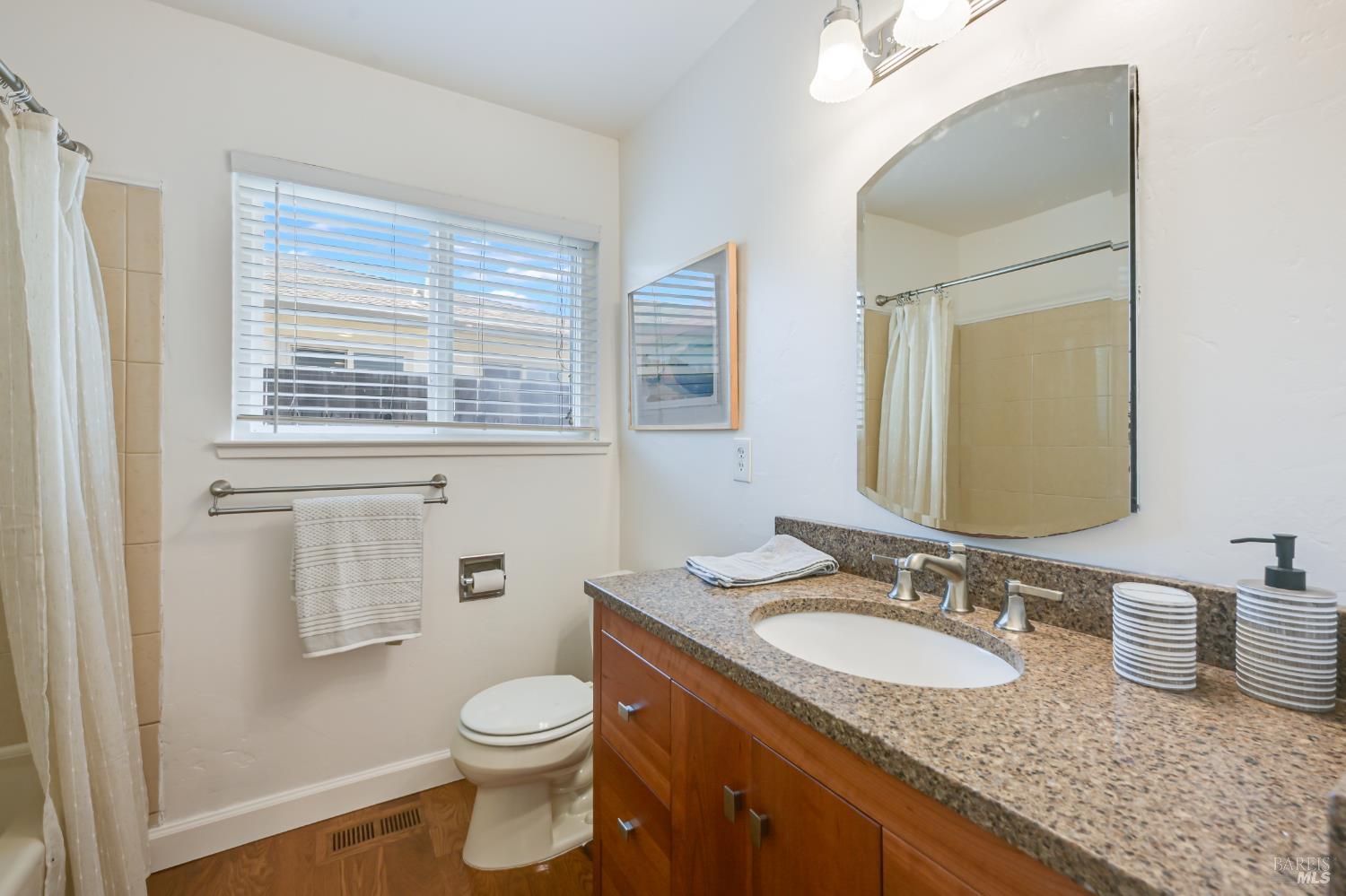 Detail Gallery Image 30 of 44 For 16 Wallace Way, San Rafael,  CA 94903 - 4 Beds | 3 Baths