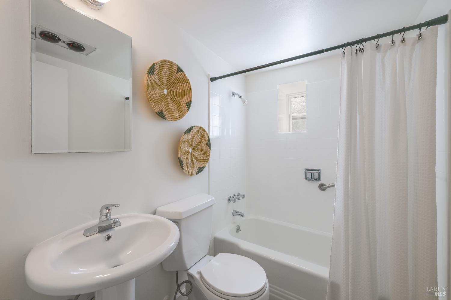 Detail Gallery Image 36 of 47 For 195 Edgewood Ave, Mill Valley,  CA 94941 - 4 Beds | 3 Baths