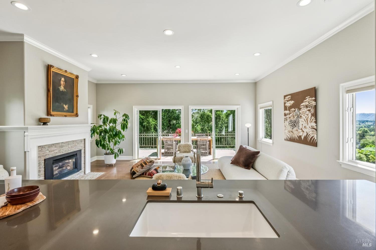 Detail Gallery Image 20 of 56 For 5 Heatherstone Ln, San Rafael,  CA 94903 - 4 Beds | 3 Baths