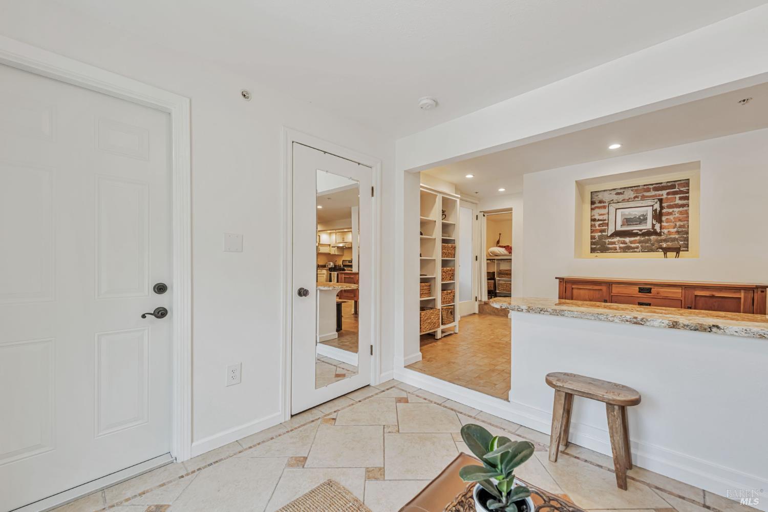 Detail Gallery Image 24 of 34 For 405 Oakdale Ave, Corte Madera,  CA 94925 - 5 Beds | 4/1 Baths