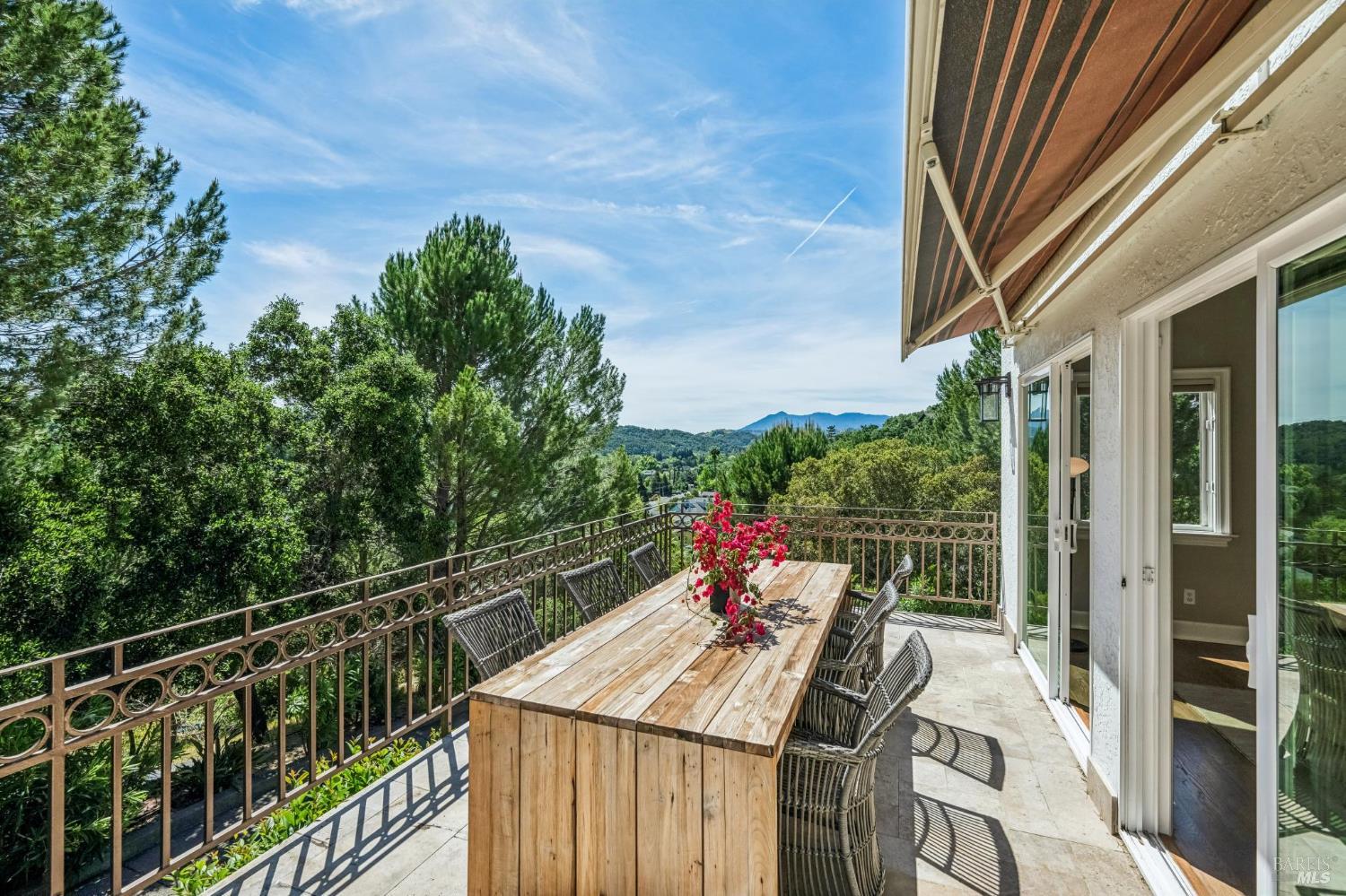 Detail Gallery Image 23 of 56 For 5 Heatherstone Ln, San Rafael,  CA 94903 - 4 Beds | 3 Baths