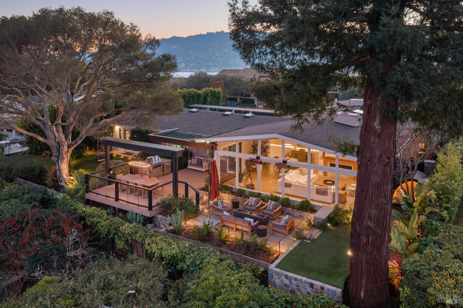 Detail Gallery Image 21 of 25 For 7 Britton Ave, Belvedere,  CA 94920 - 4 Beds | 2/1 Baths