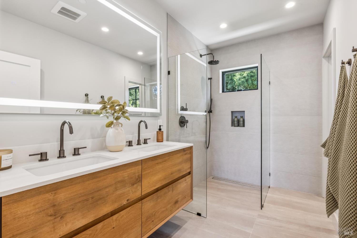 Detail Gallery Image 49 of 73 For 308 Marin Ave, Mill Valley,  CA 94941 - 4 Beds | 3/1 Baths