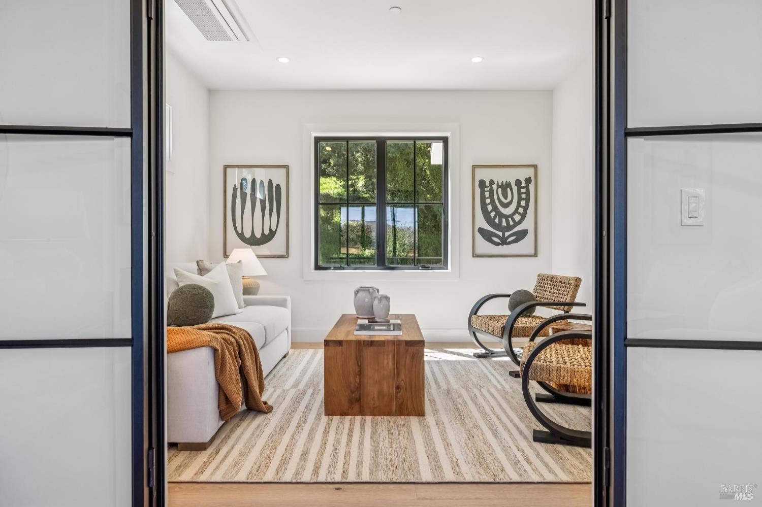 Detail Gallery Image 15 of 73 For 308 Marin Ave, Mill Valley,  CA 94941 - 4 Beds | 3/1 Baths