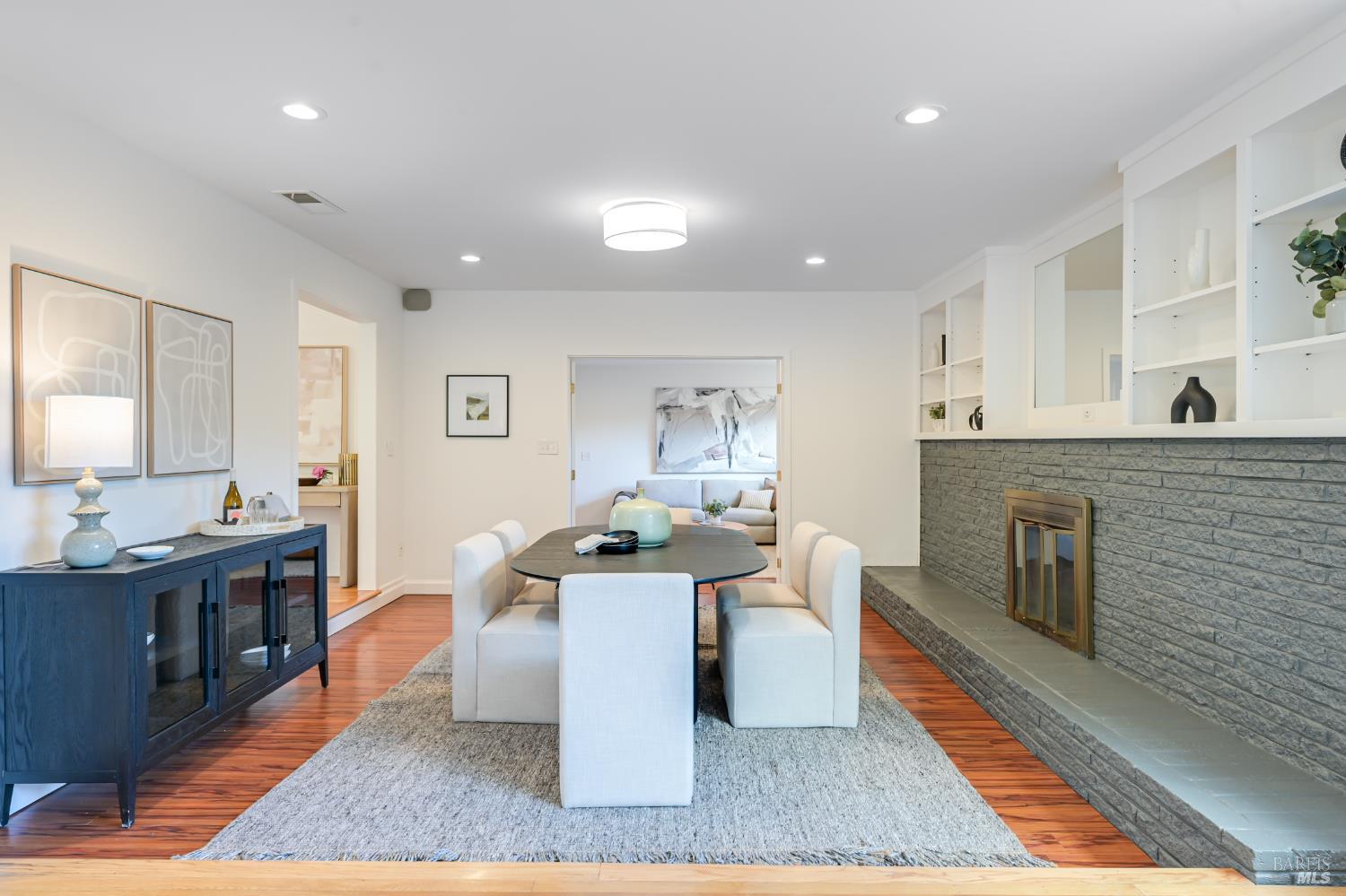 Detail Gallery Image 12 of 44 For 16 Wallace Way, San Rafael,  CA 94903 - 4 Beds | 3 Baths