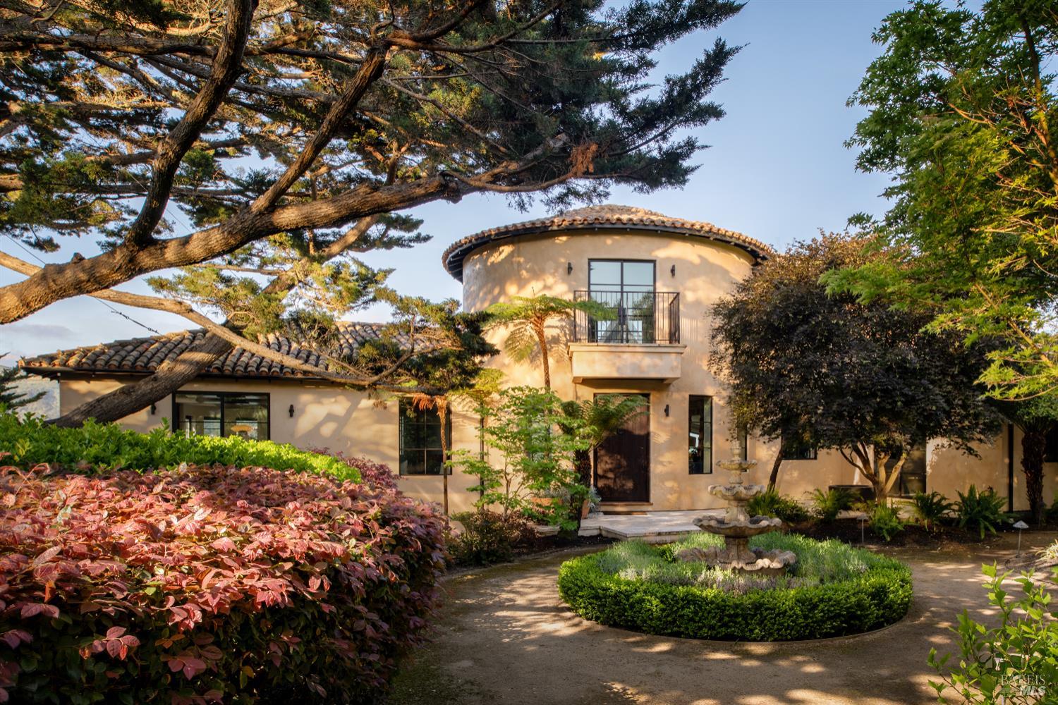 Detail Gallery Image 2 of 19 For 608 Seminary Dr, Mill Valley,  CA 94941 - 5 Beds | 4/2 Baths