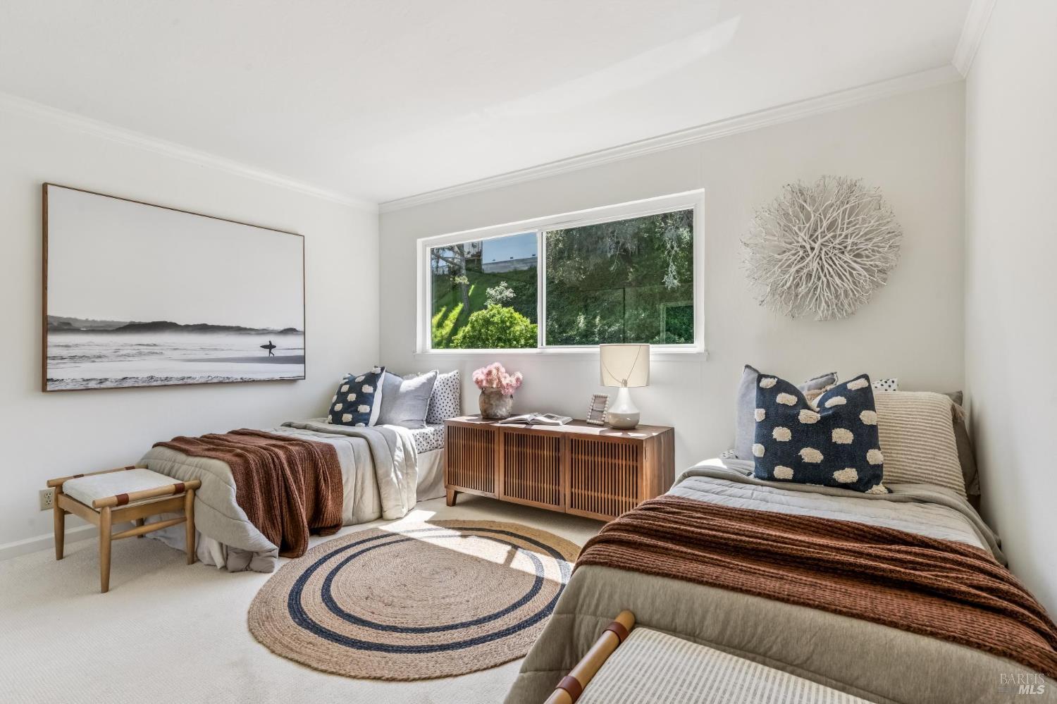 Detail Gallery Image 29 of 33 For 135 Lincoln Dr, Sausalito,  CA 94965 - 3 Beds | 2/1 Baths