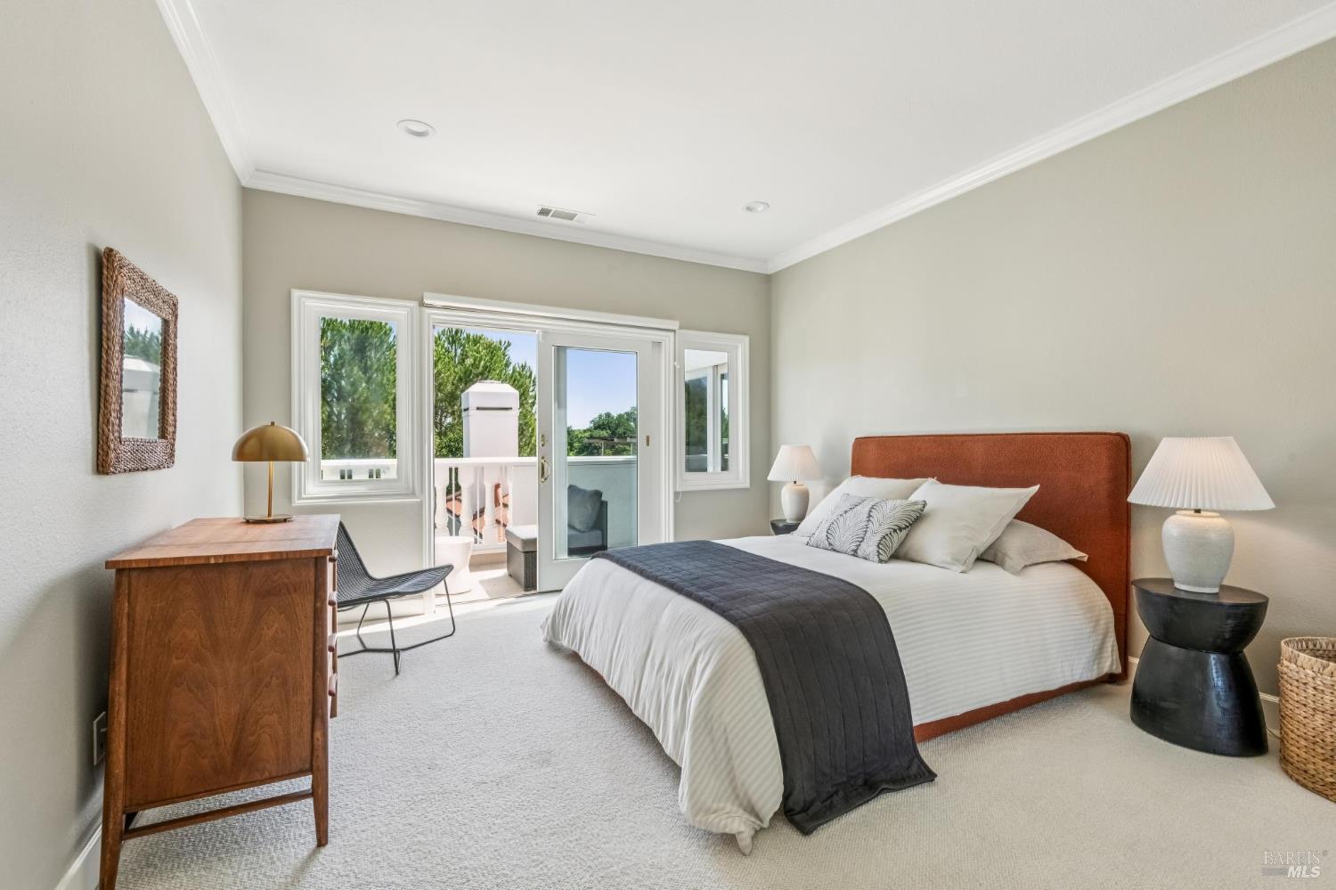 Detail Gallery Image 36 of 56 For 5 Heatherstone Ln, San Rafael,  CA 94903 - 4 Beds | 3 Baths