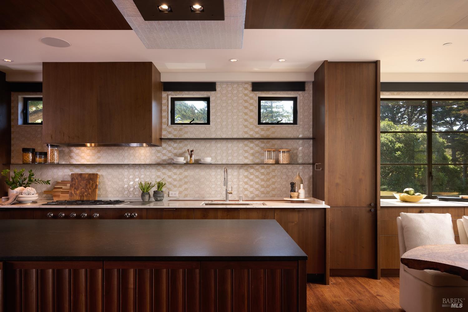 Detail Gallery Image 4 of 19 For 608 Seminary Dr, Mill Valley,  CA 94941 - 5 Beds | 4/2 Baths