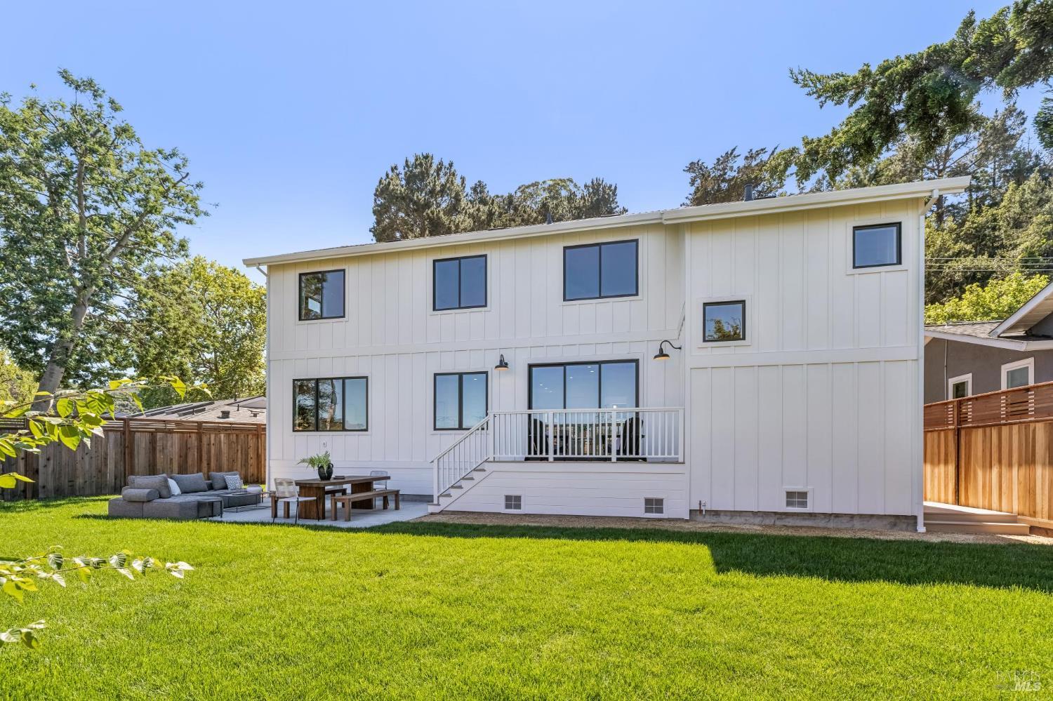 Detail Gallery Image 5 of 73 For 308 Marin Ave, Mill Valley,  CA 94941 - 4 Beds | 3/1 Baths