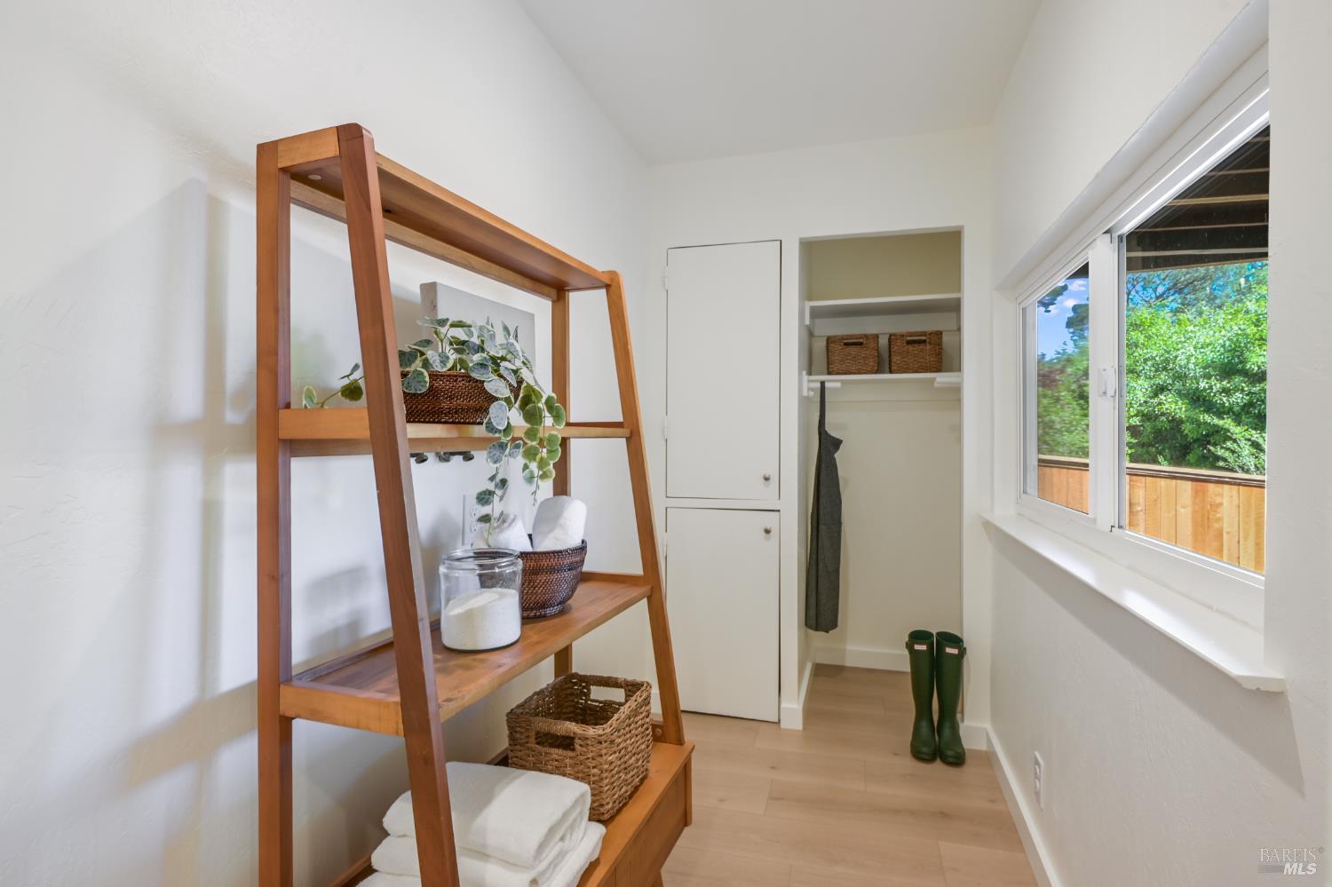 Detail Gallery Image 37 of 47 For 195 Edgewood Ave, Mill Valley,  CA 94941 - 4 Beds | 3 Baths