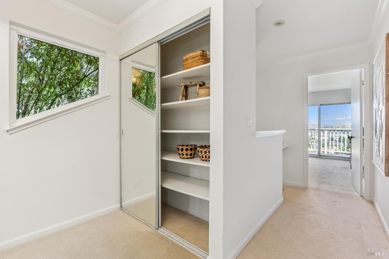 Detail Gallery Image 24 of 33 For 135 Lincoln Dr, Sausalito,  CA 94965 - 3 Beds | 2/1 Baths