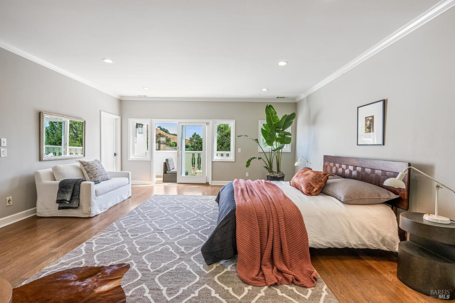 Detail Gallery Image 29 of 56 For 5 Heatherstone Ln, San Rafael,  CA 94903 - 4 Beds | 3 Baths