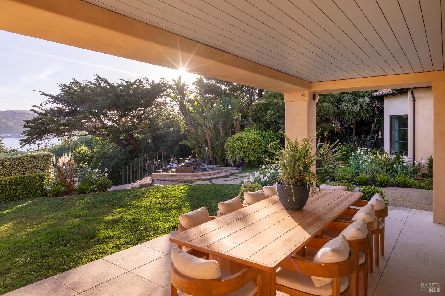 Detail Gallery Image 12 of 19 For 608 Seminary Dr, Mill Valley,  CA 94941 - 5 Beds | 4/2 Baths