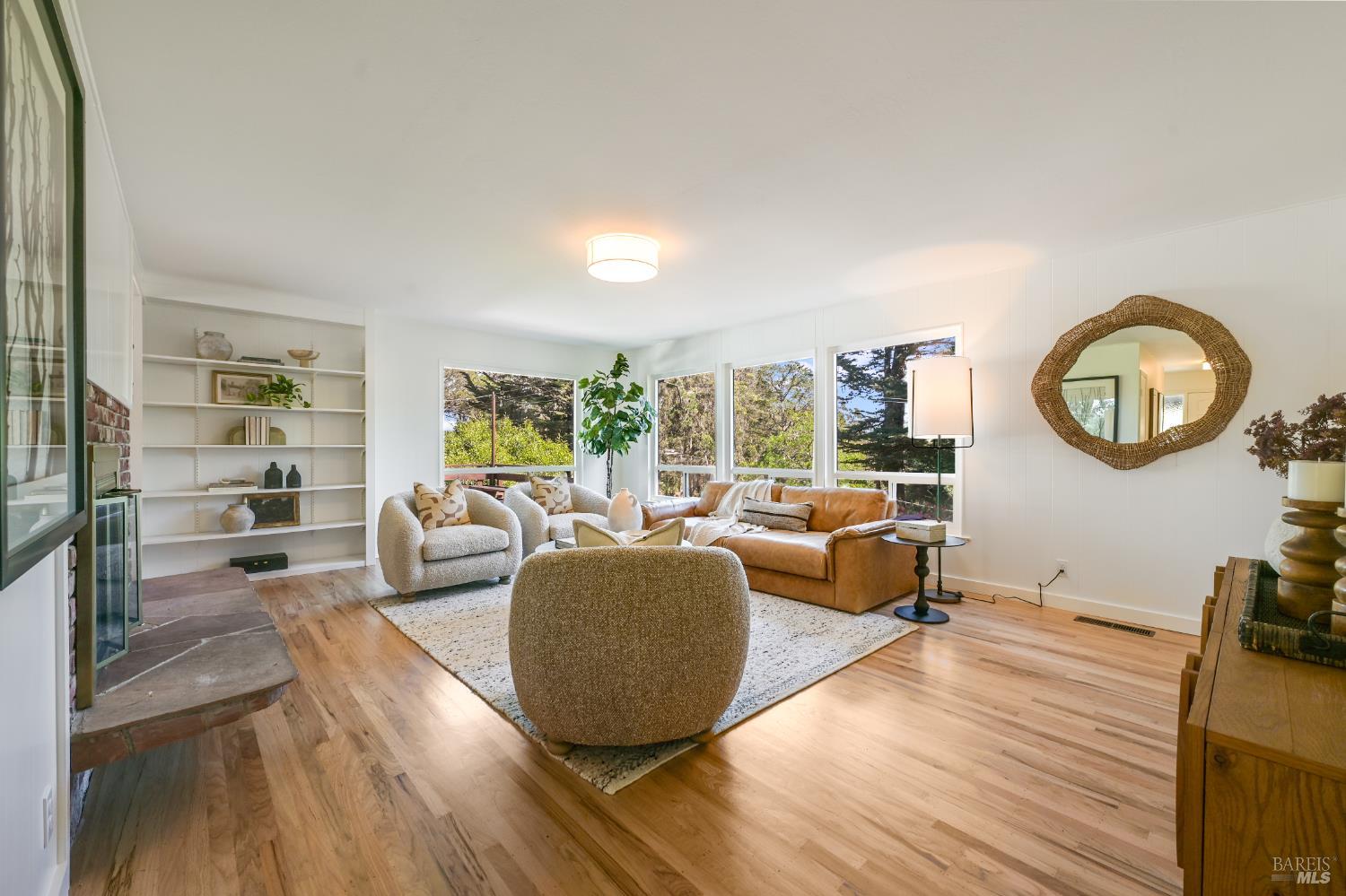 Detail Gallery Image 6 of 47 For 195 Edgewood Ave, Mill Valley,  CA 94941 - 4 Beds | 3 Baths