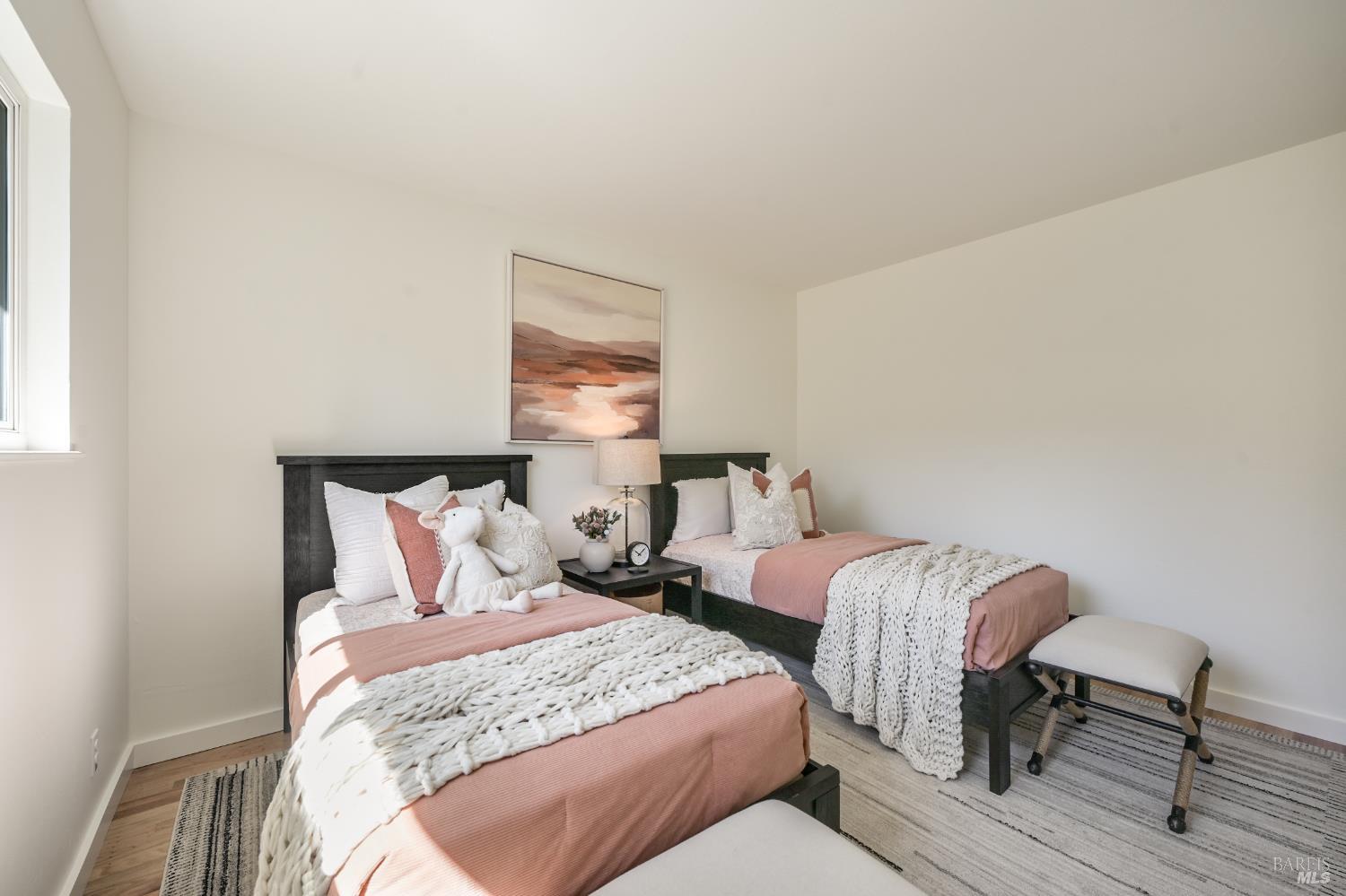 Detail Gallery Image 23 of 47 For 195 Edgewood Ave, Mill Valley,  CA 94941 - 4 Beds | 3 Baths