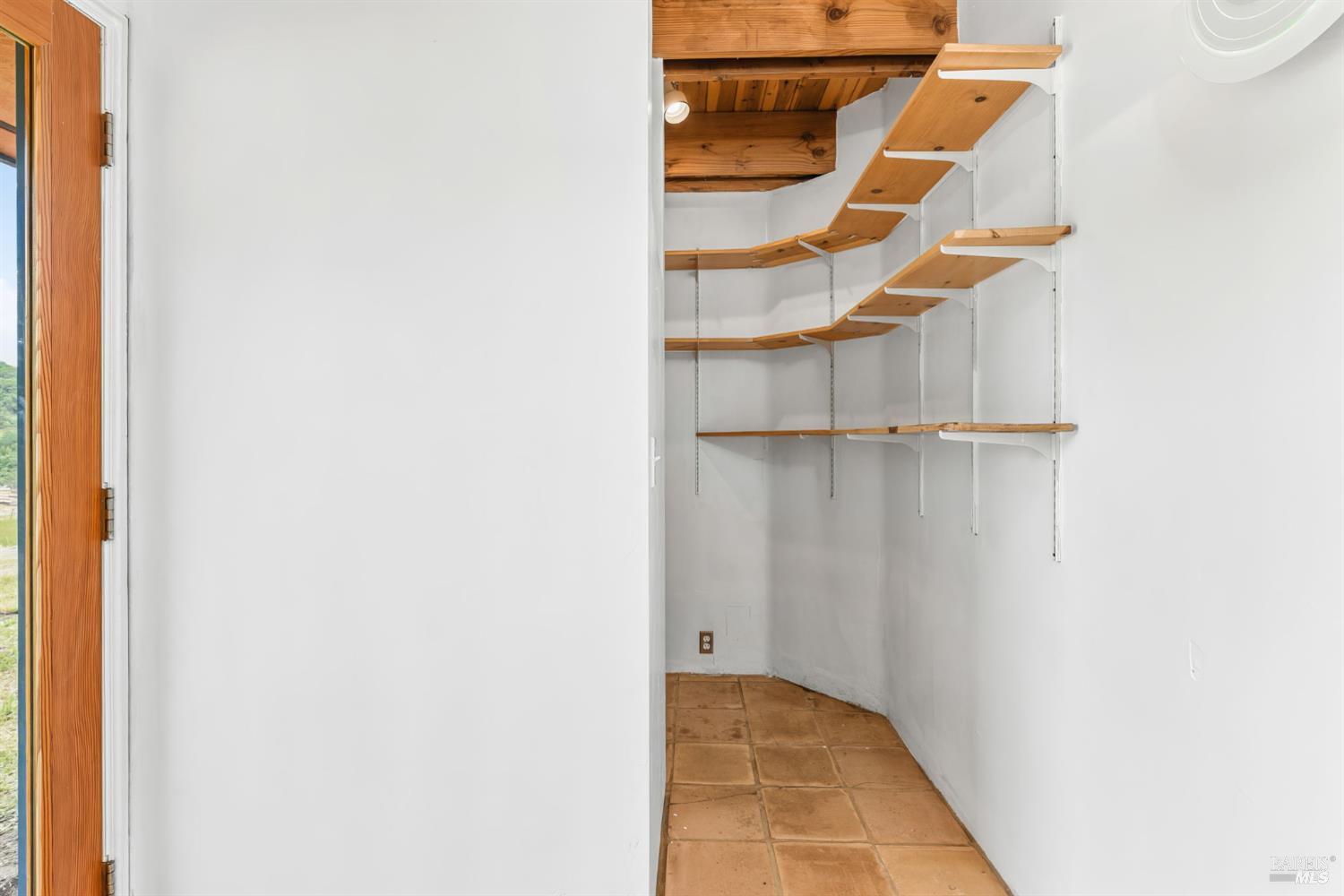 Detail Gallery Image 9 of 46 For 4610 Feliz Creek Rd, Hopland,  CA 95449 - 1 Beds | 1/1 Baths