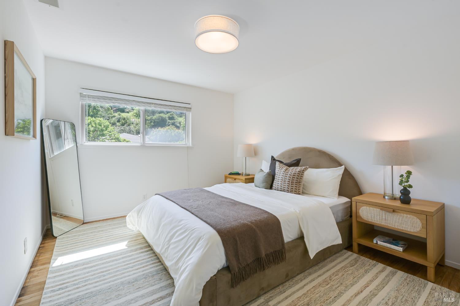 Detail Gallery Image 26 of 44 For 16 Wallace Way, San Rafael,  CA 94903 - 4 Beds | 3 Baths