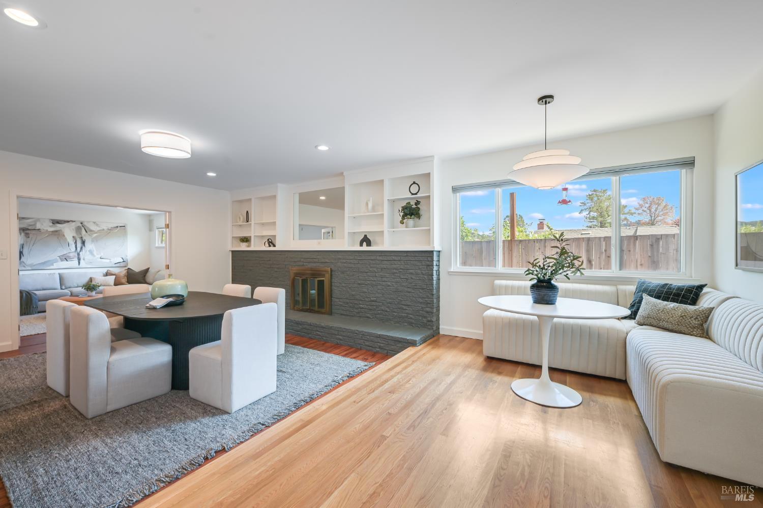 Detail Gallery Image 13 of 44 For 16 Wallace Way, San Rafael,  CA 94903 - 4 Beds | 3 Baths