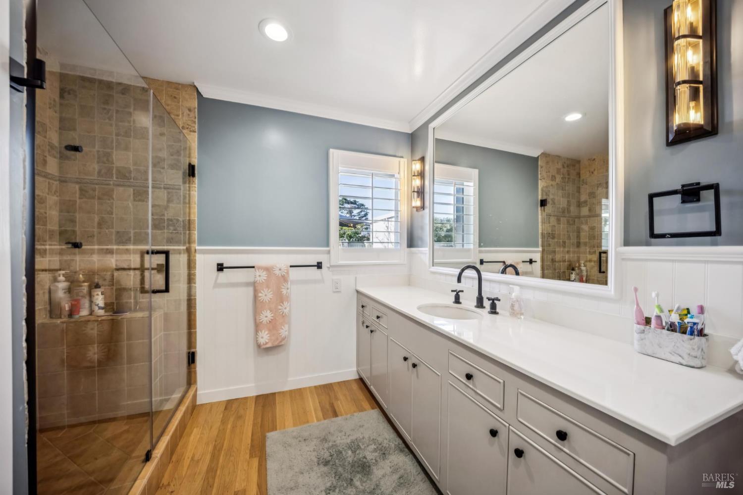 Detail Gallery Image 16 of 25 For 7 Britton Ave, Belvedere,  CA 94920 - 4 Beds | 2/1 Baths