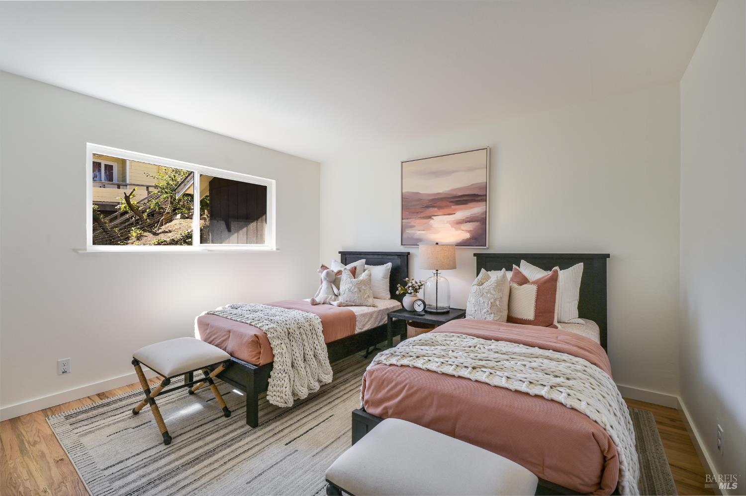 Detail Gallery Image 22 of 47 For 195 Edgewood Ave, Mill Valley,  CA 94941 - 4 Beds | 3 Baths