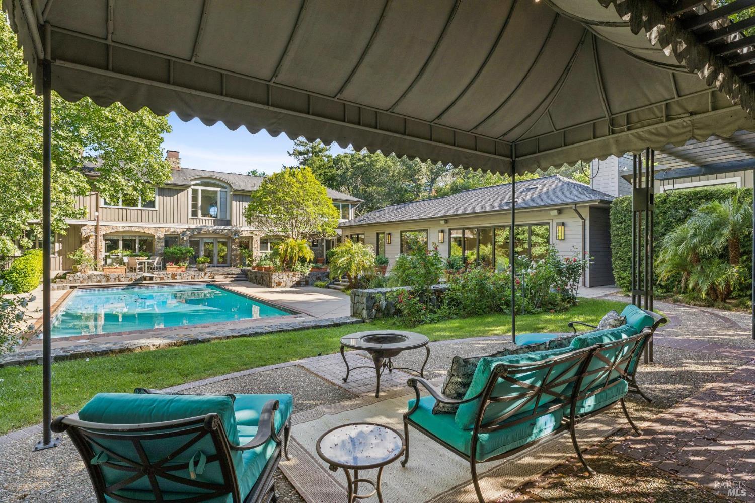 Detail Gallery Image 38 of 56 For 230 Summit Ave, San Rafael,  CA 94901 - 5 Beds | 4/1 Baths