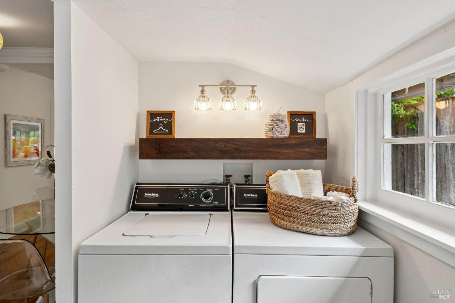 Detail Gallery Image 27 of 36 For 77 Willow Ave, Fairfax,  CA 94930 - 2 Beds | 1 Baths