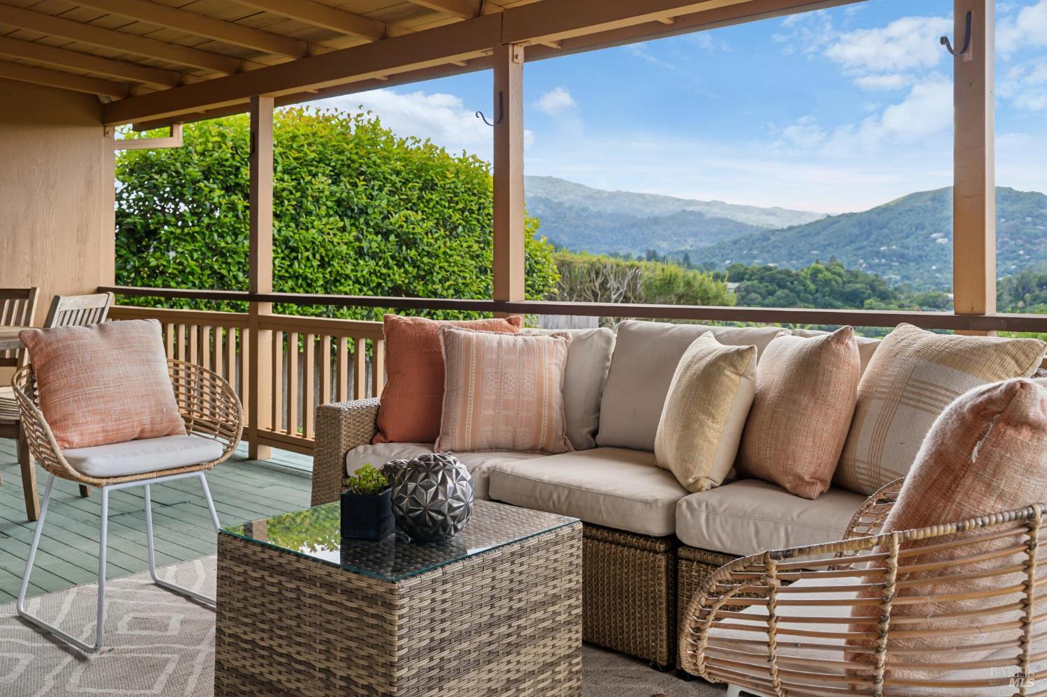 Detail Gallery Image 24 of 29 For 24 Maywood Way, San Rafael,  CA 94901 - 3 Beds | 2 Baths