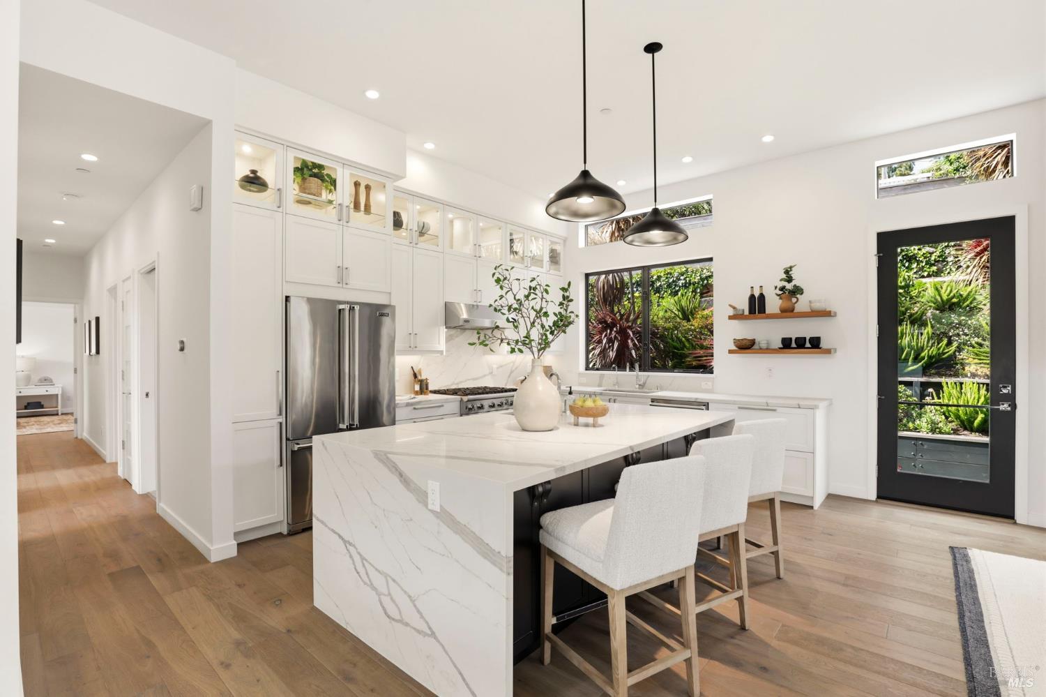 Detail Gallery Image 9 of 38 For 82 S Knoll Rd, Mill Valley,  CA 94941 - 4 Beds | 3 Baths