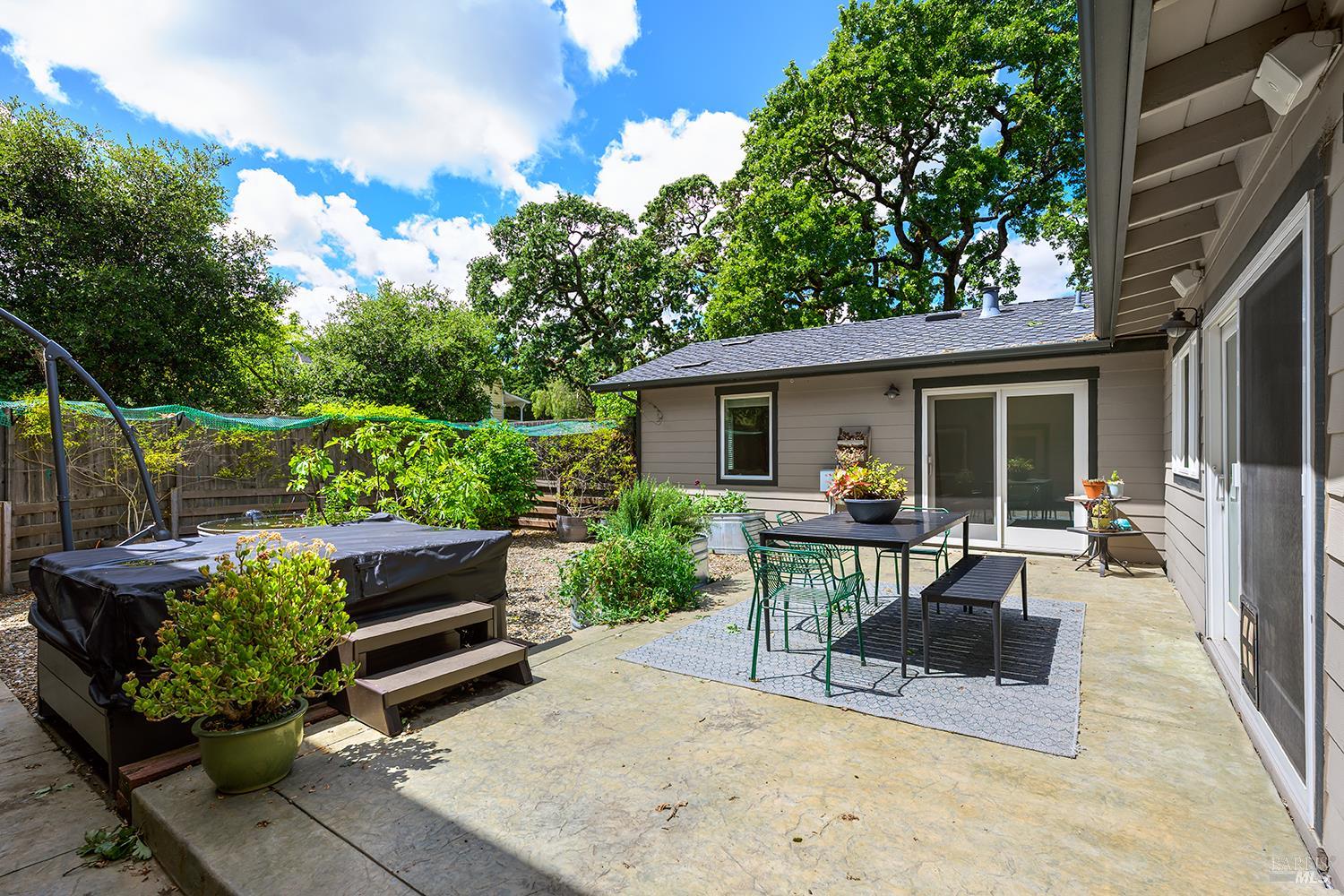 Detail Gallery Image 38 of 80 For 15 Wildwood Ln, Novato,  CA 94947 - 5 Beds | 4/1 Baths