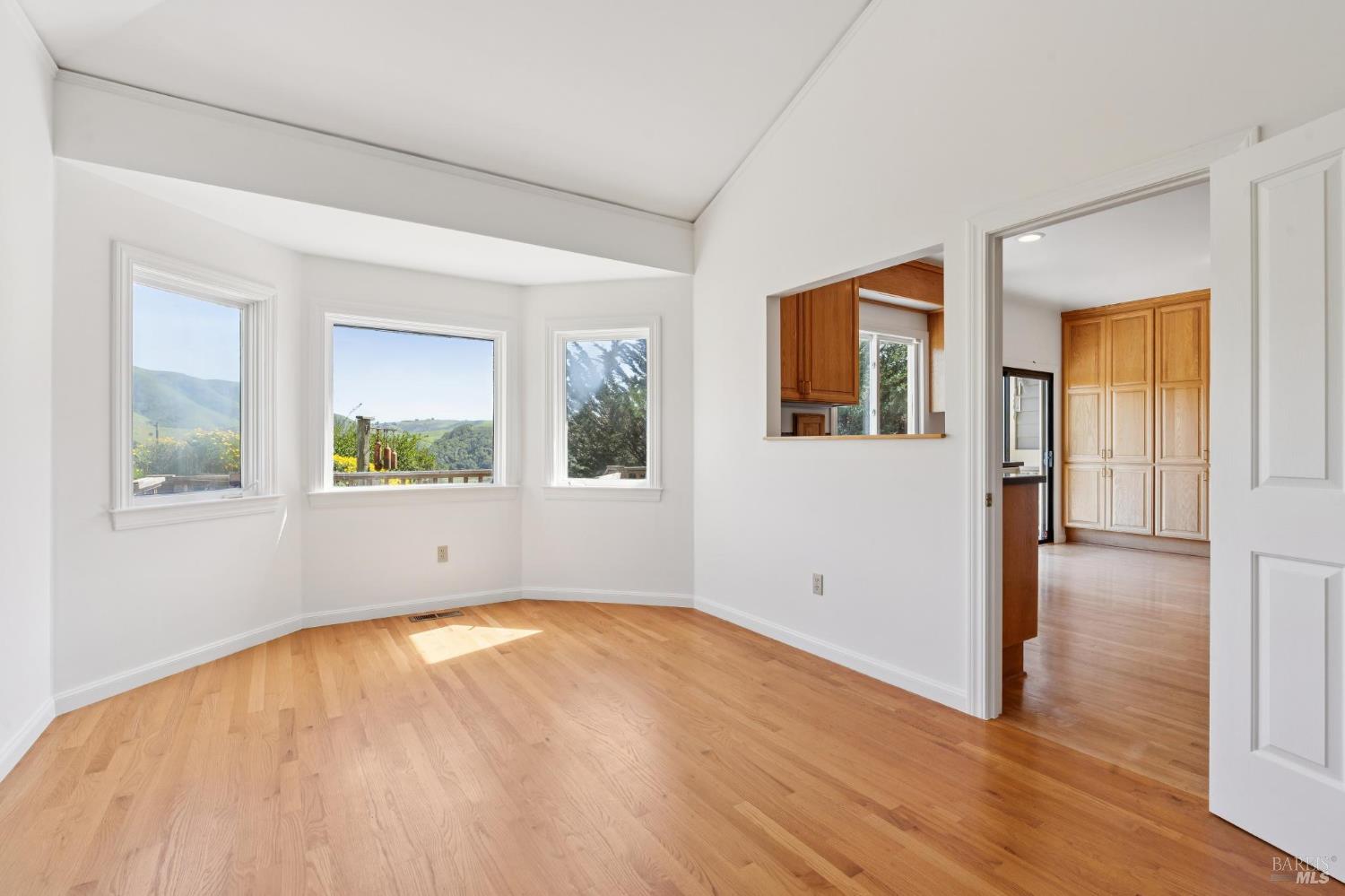 Detail Gallery Image 8 of 64 For 11798 Highway 1 Unkn, Point Reyes Station,  CA 94956 - 3 Beds | 3/1 Baths