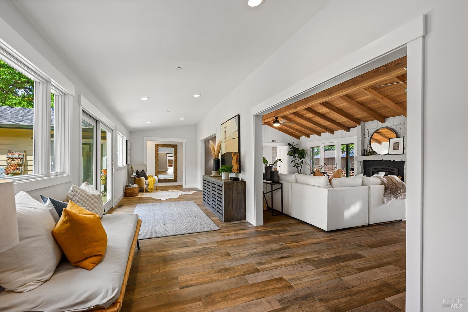 Detail Gallery Image 28 of 80 For 15 Wildwood Ln, Novato,  CA 94947 - 5 Beds | 4/1 Baths