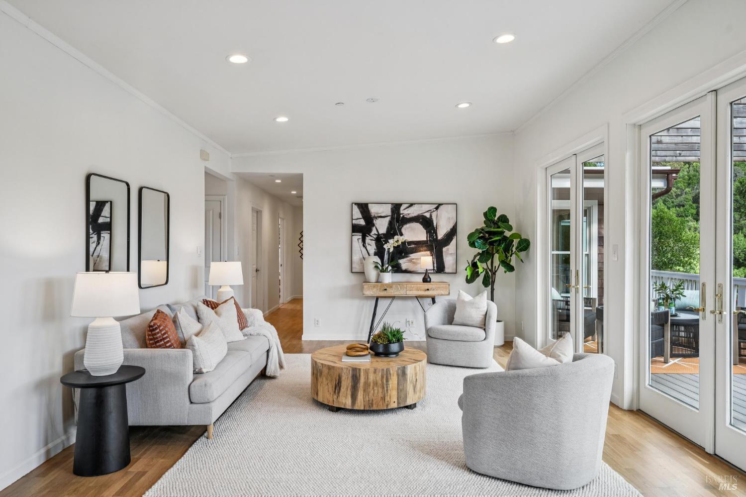 Detail Gallery Image 12 of 47 For 23 Arcangel Ct, Fairfax,  CA 94930 - 3 Beds | 3 Baths