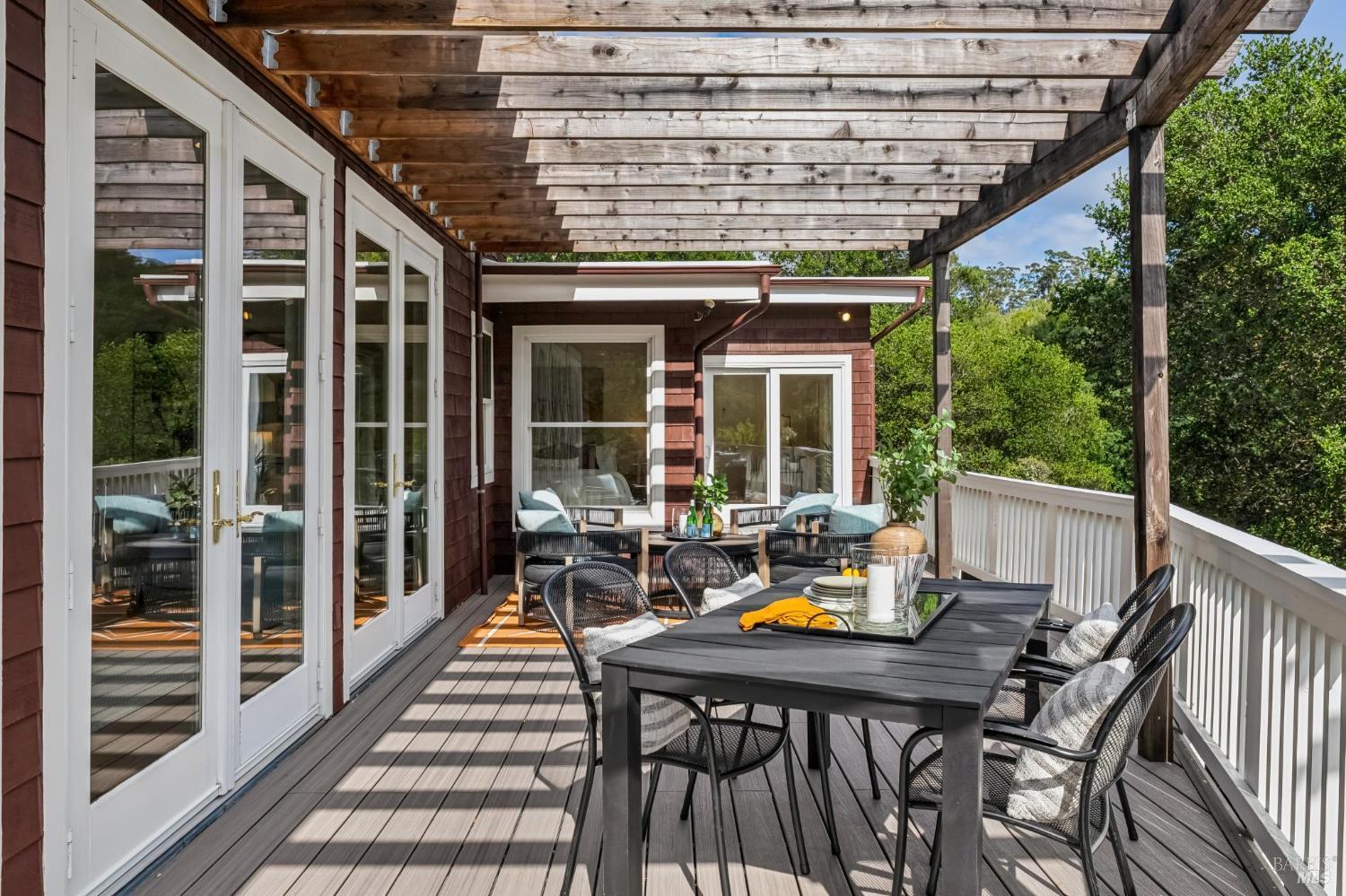 Detail Gallery Image 16 of 47 For 23 Arcangel Ct, Fairfax,  CA 94930 - 3 Beds | 3 Baths