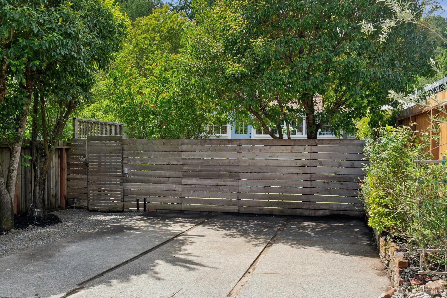 Detail Gallery Image 29 of 36 For 77 Willow Ave, Fairfax,  CA 94930 - 2 Beds | 1 Baths